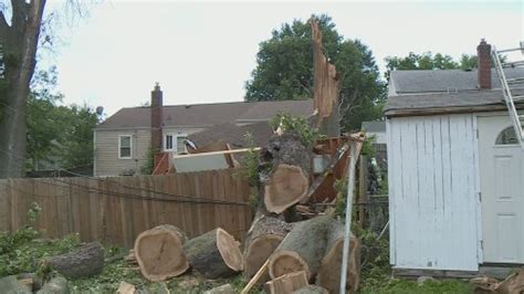 Some St. Louis County residents still waiting for power to be restored  